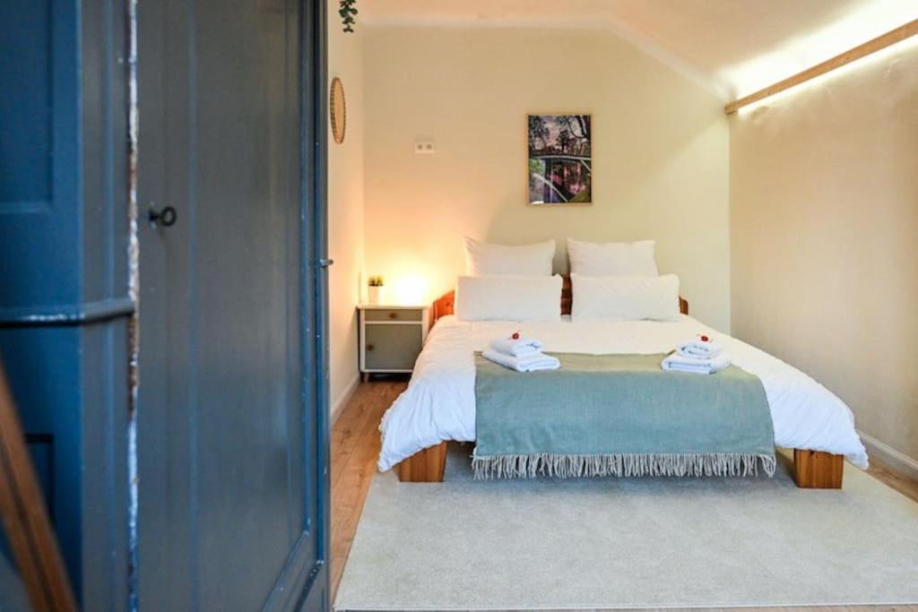 Belle 80 - Beautiful Renovated 1865 House *